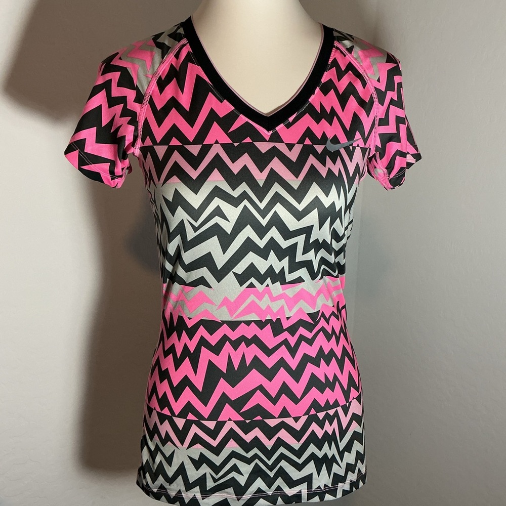 Nike Pro Pink and Black Zigzag V-Neck Tee Workout Gym T-Shirt